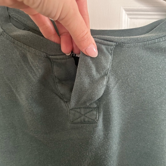 { MONO B} Green Long Sleeve - Picture 7 of 7